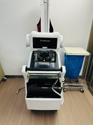 GE Optima XR220amx – Digitales mobiles Röntgensystem (Baujahr 2011)