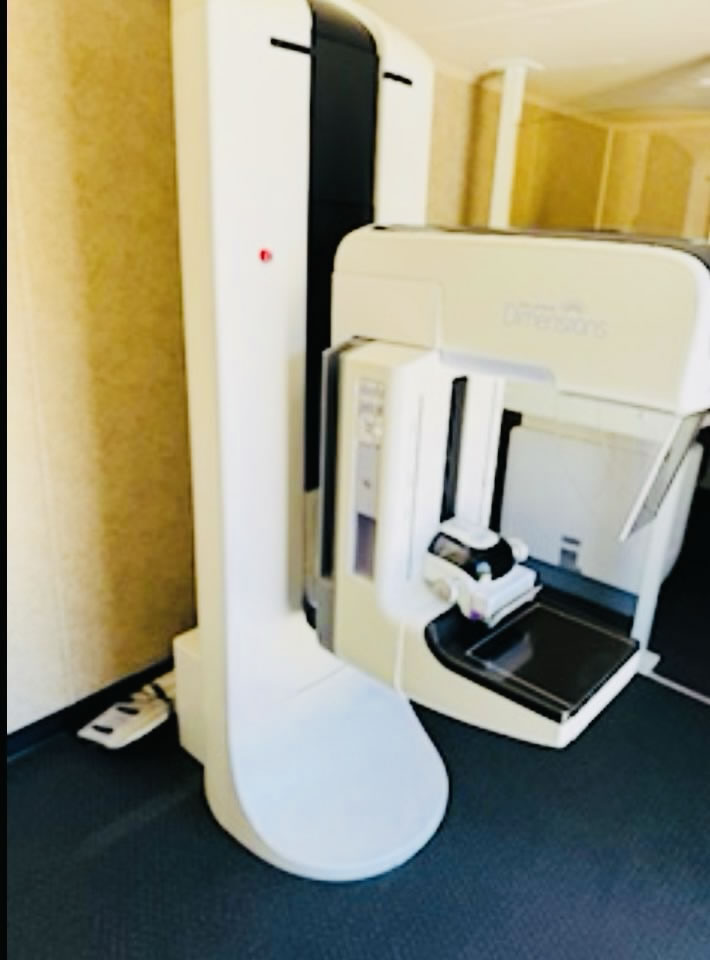Hologic Selenia Dimensions – Digitales Mammographie-System (Baujahr 2016)